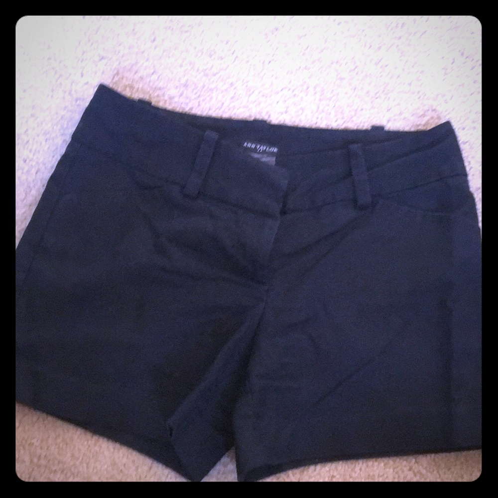 Ann Taylor size 4 black khaki style shorts